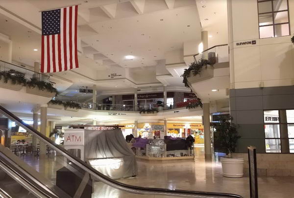 The Crossroads - Photo From Mall Website (newer photo)